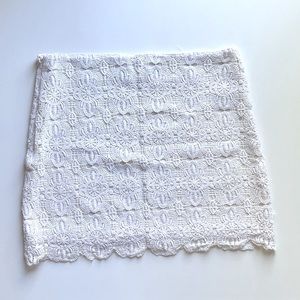Forever 21 - Ivory Floral Scalloped Crochete Mini Skirt (Size: Medium)